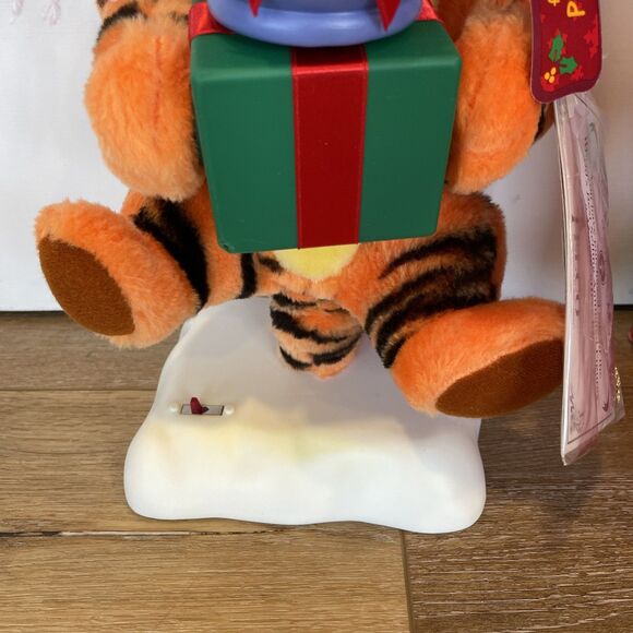 Vintage Disney Christmas Tigger w/ Gifts Telco Animated Motion Motionette 16" - Picture 3 of 9